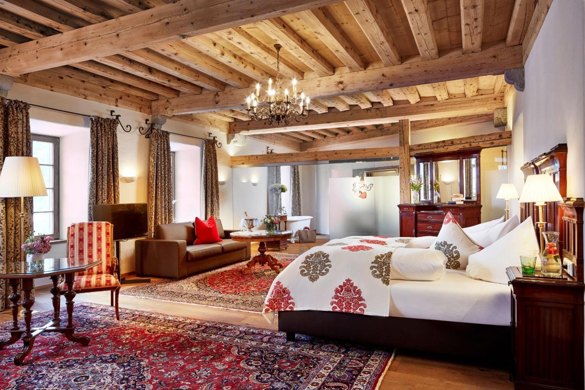 Schloss Hotel 4*