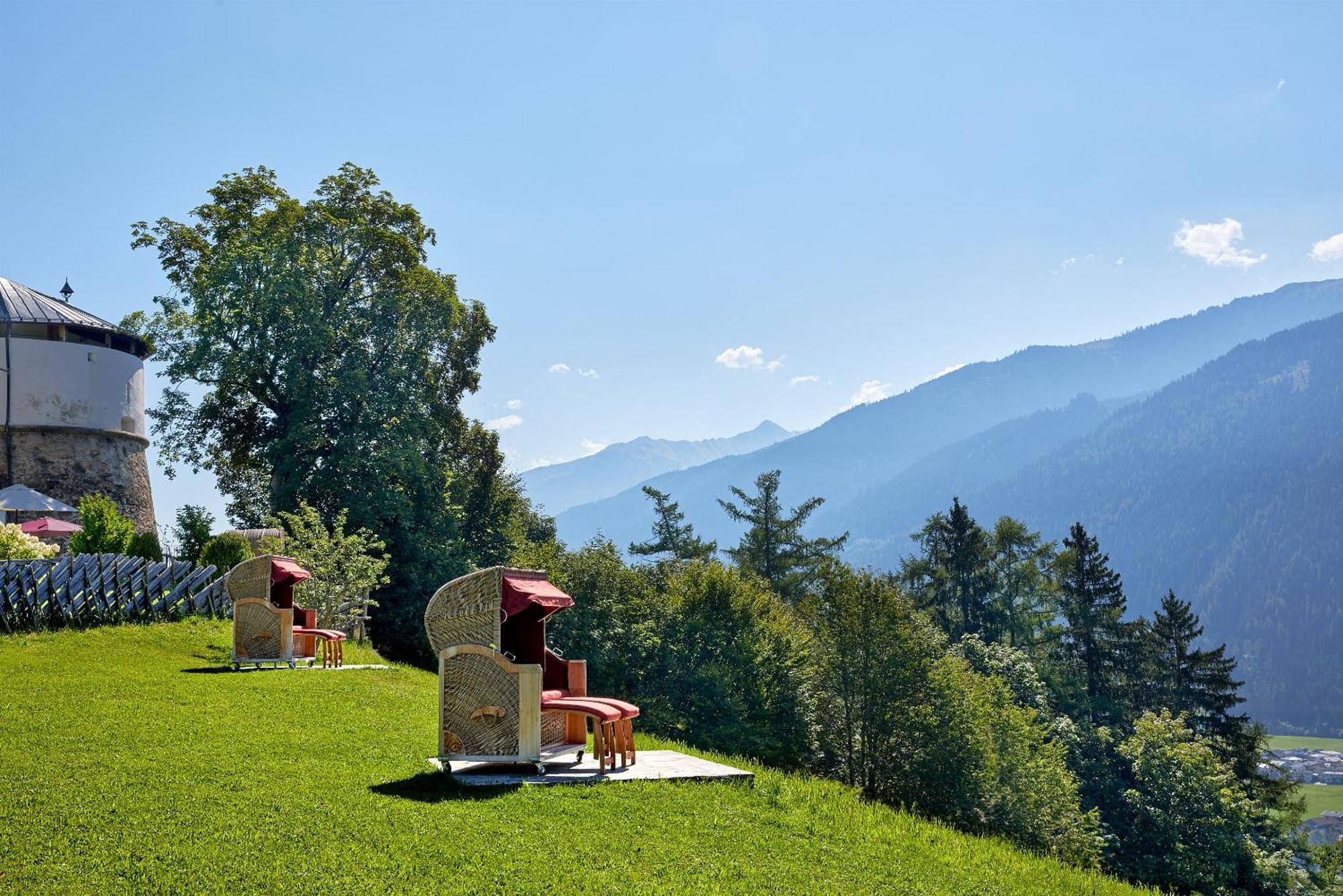 Schloss 4*